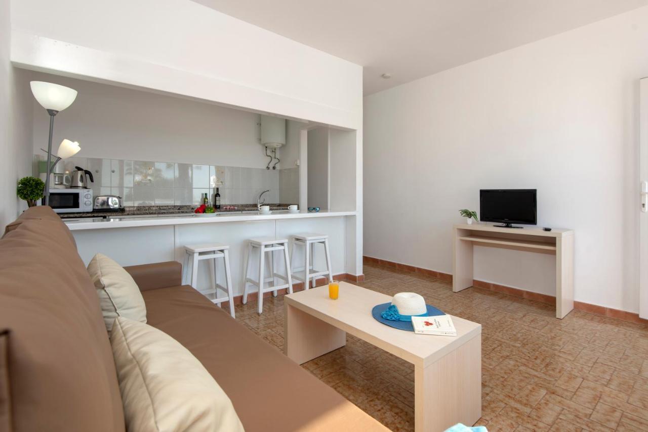 One-Bedroom Apartment Sea View