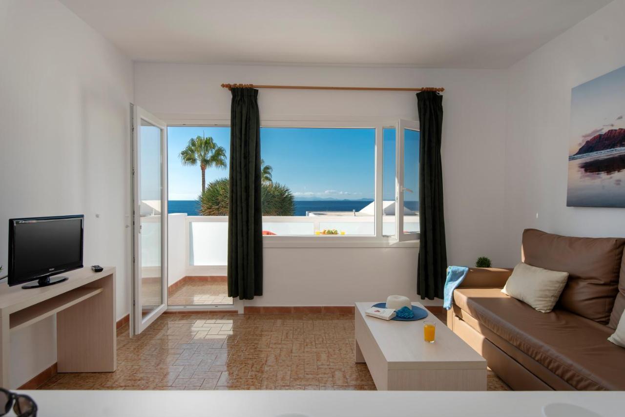 One-Bedroom Apartment Sea View